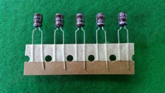 Tụ loại nhỏ 105oC dong day