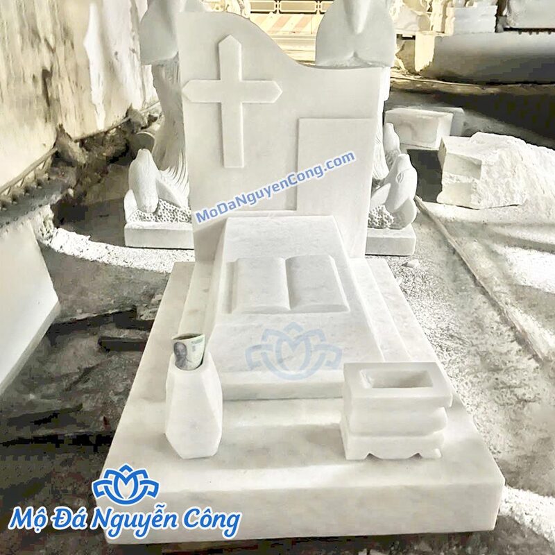 Mộ đá nguyên khối công giáo đẹp