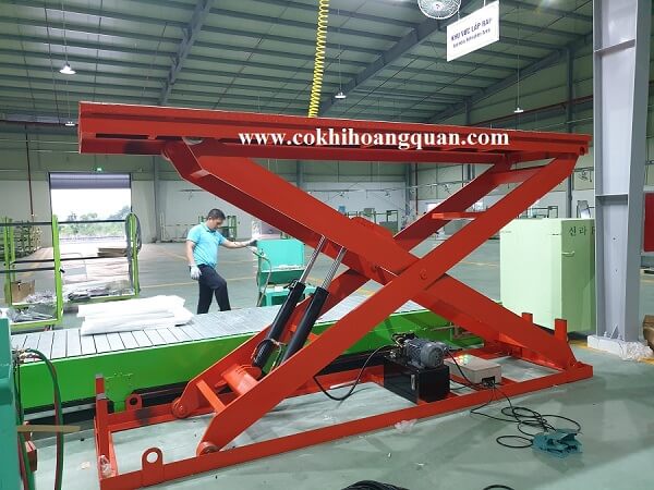 Bàn nâng thủy lực