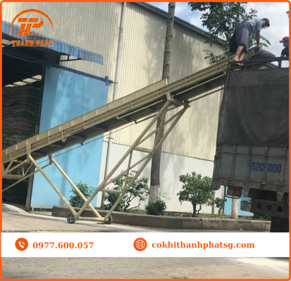 Băng tải nâng hạ mẫu 3